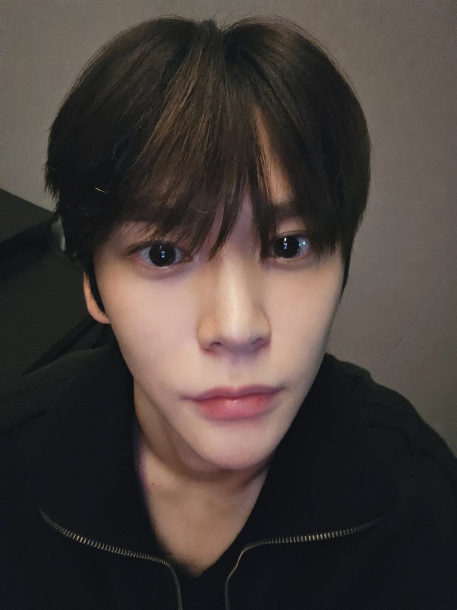 Lost in a gaze that speaks louder than words, an effortless mix of calm and charisma. With a look so serene yet intense, it’s like he’s holding secrets behind those eyes, wrapped in a cool, understated vibe. Just a snapshot, but it says a thousand things.