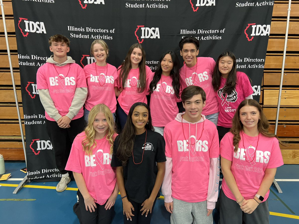 LZHSStudCo's tweet photo. Last week, several members of STUDCO attended the @IDSA_activities leadership conference! We had so much fun participating and getting a chance to meeting other people! #GoBears #WeAreLz @johnwalshD95 @GalltKelley https://t.co/eM7dVF4pqt