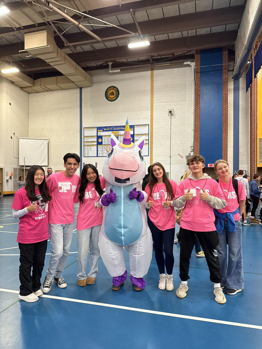 LZHSStudCo's tweet photo. Last week, several members of STUDCO attended the @IDSA_activities leadership conference! We had so much fun participating and getting a chance to meeting other people! #GoBears #WeAreLz @johnwalshD95 @GalltKelley https://t.co/eM7dVF4pqt