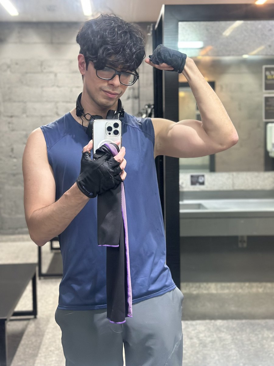 Chris Valenzuela tweet media