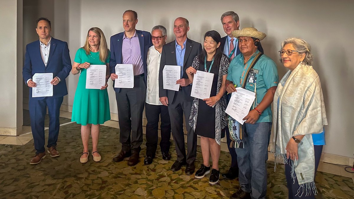 Bezos Earth Fund (@bezosearthfund) on Twitter photo The <a href="/BezosEarthFund/">Bezos Earth Fund</a> welcomes Bolivia’s PFP milestone at #COP16Colombia! This agreement aligns resources, leadership, and community action to protect nature for future generations.
Read more from <a href="/FrancoPadu/">Padu Franco 💚</a> here: bit.ly/4fIYtZF. The <a href="/BezosEarthFund/">Bezos Earth Fund</a> welcomes Bolivia’s PFP milestone at #COP16Colombia! This agreement aligns resources, leadership, and community action to protect nature for future generations.
Read more from <a href="/FrancoPadu/">Padu Franco 💚</a> here: bit.ly/4fIYtZF.