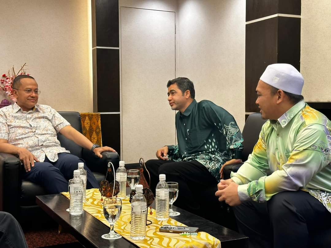 aliakbargulasan's tweet photo. Alhamdulillah, YAB MB Terengganu sampai Sabah.

#PAS4All
#KarambunaiSejahtera https://t.co/Lne2tUsinY