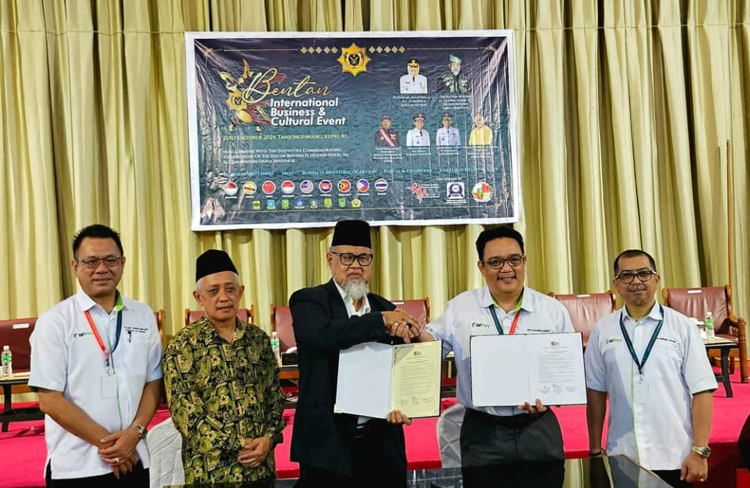 Exciting News! GFPAY Solutions FZCO has signed an MOU with Koperasi Gerak Keris and Persatuan Jaringan Nusantara in Indonesia. 
🤝 Partnership, signed by His Majesty Sultan Huzrin Hood, Sultan of Bentan Darul Masyhur, marks a new chapter of collaboration and growth.