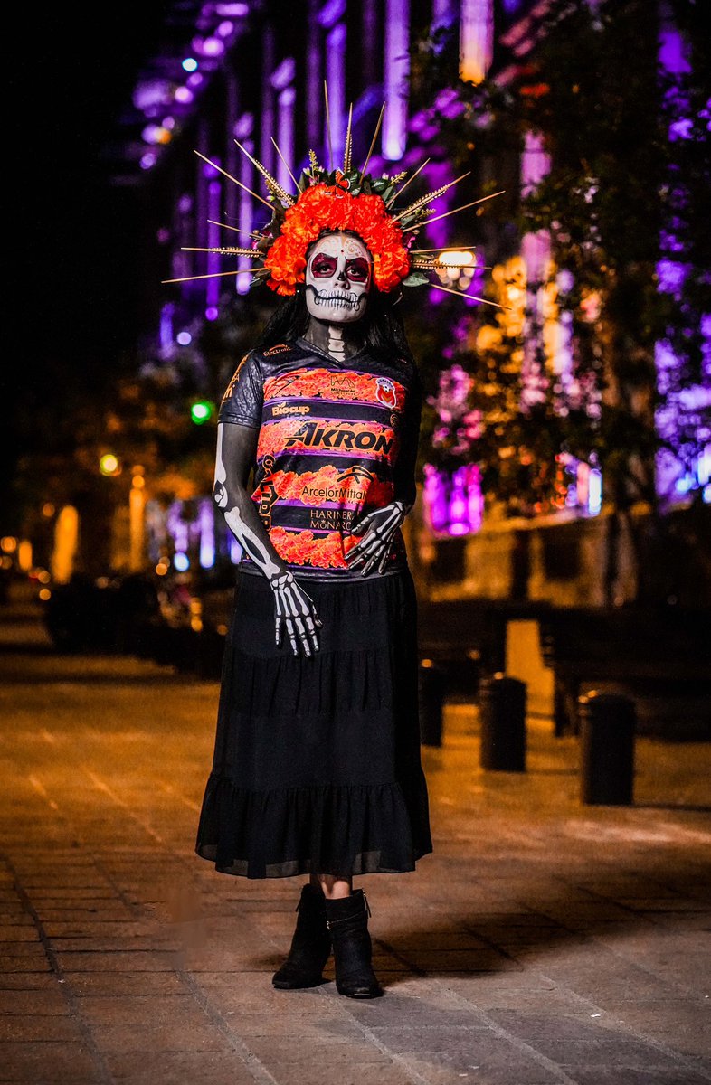 C_A_Morelia's tweet photo. Con la flor de las veinte flores, recordamos y celebramos a los que ya se fueron. 

Te presentamos nuestro nuevo jersey edición de Día de Muertos @Keukamx  🪦🙏

#AmorCabrón
