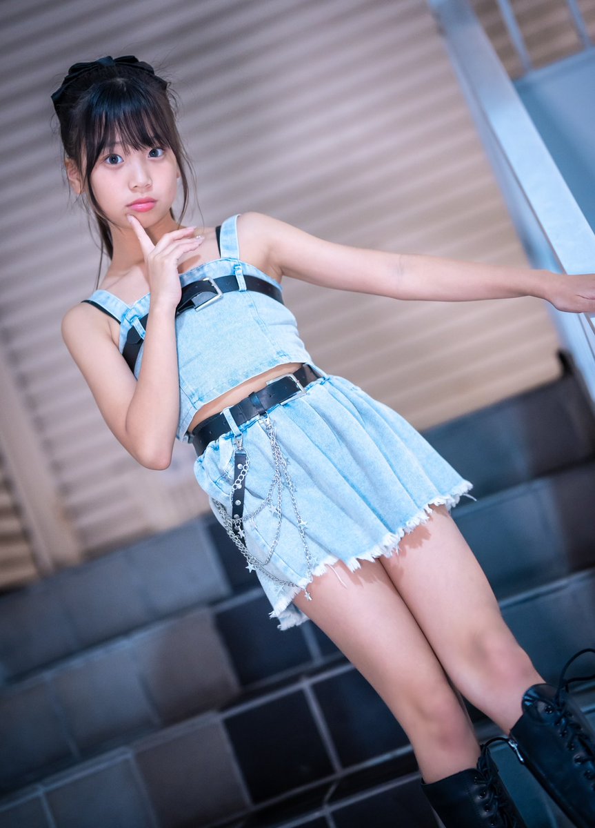 小島かえでちゃん(JS4) 階段でこじかえちゃん🥰 #小島かえで #こじかえ