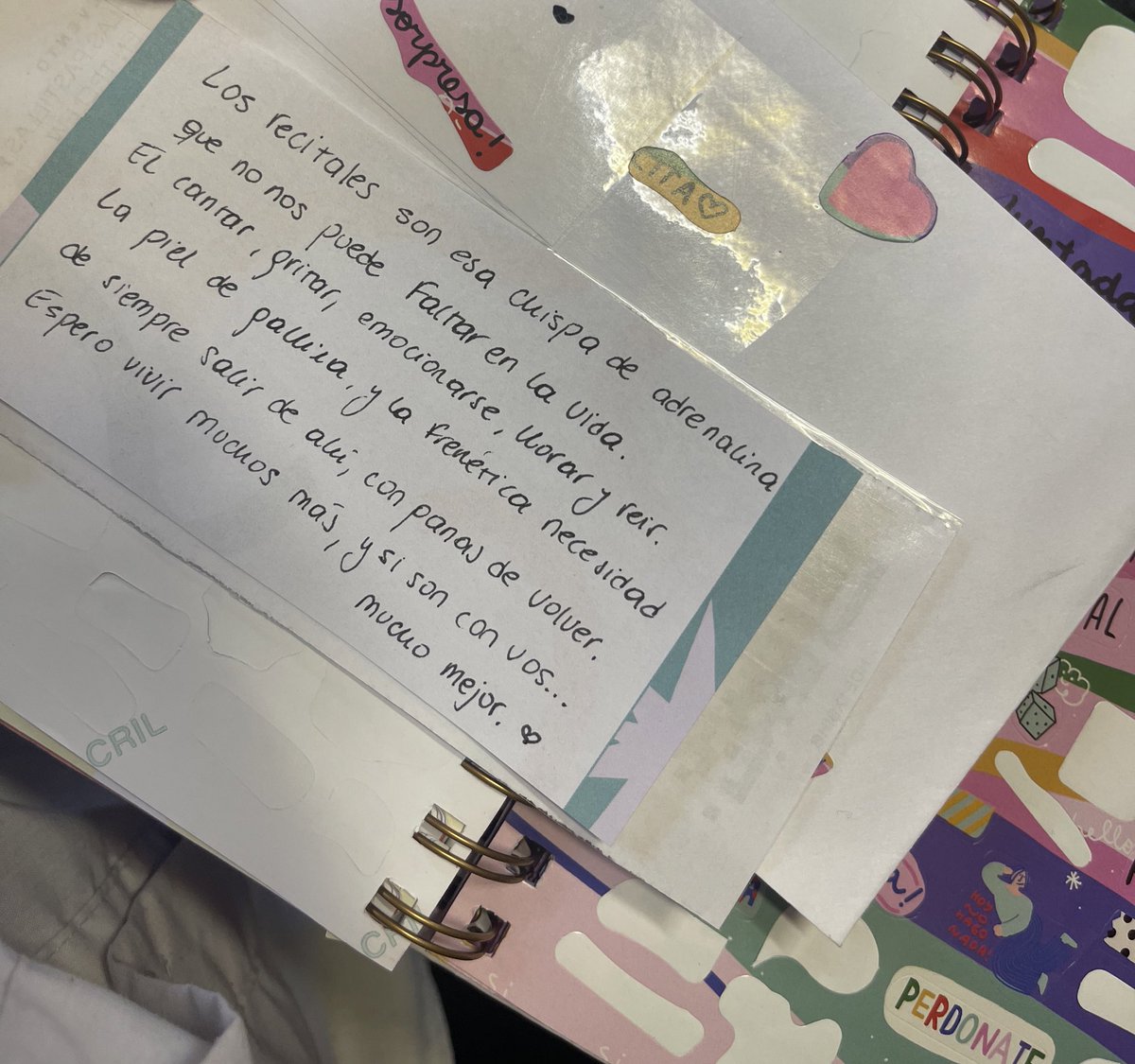 maimrodriguez's tweet photo. De los mejores regalos que me gusta hacer y disfrutar; Los recitales✨
Este mes tuve varios, también me perdí de otros como el Milo con Ahuqui por cancelaciones 💔 pero así también planificando los próximos. Como lo escribí acá, no nos pueden faltar en la vida. https://t.co/3Q9hRQiM5V