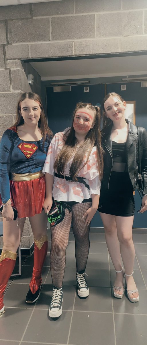 sbhslanguage's tweet photo. Halloween Disco 🎃 [Post 3 of…loads] @stbenedictsren https://t.co/biYdnZujHw