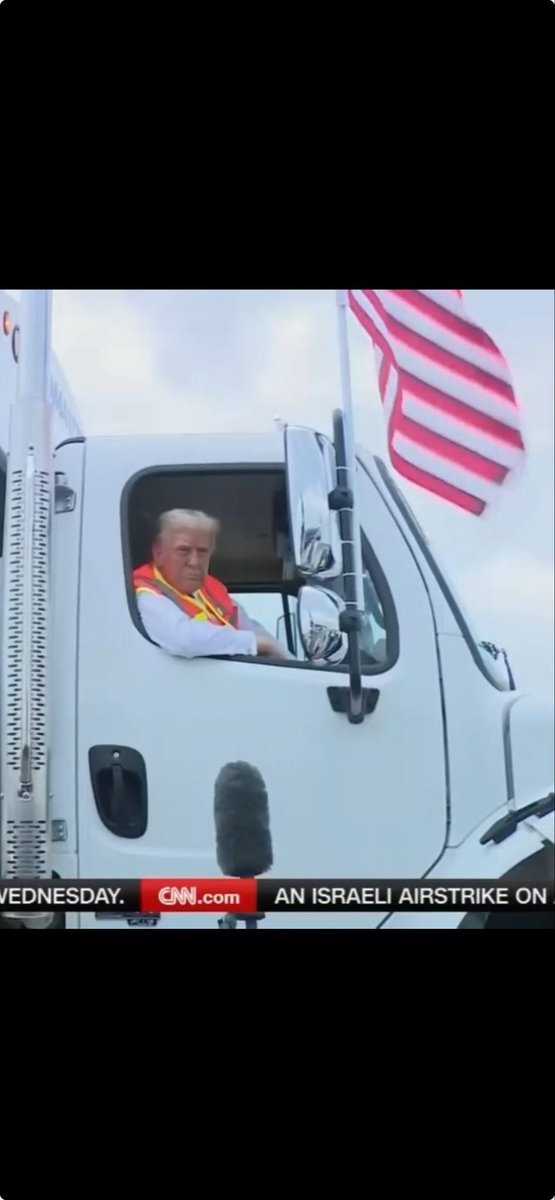 CFWBers's tweet image. America’s newest favorite “garbage man” is out doing a little trolling. 
🇺🇸😳⭐️🤣🇺🇸

#SaveAmerica
#CleanupAmerica