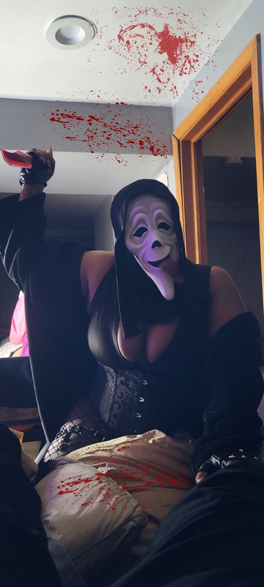 KNerdalicious's tweet photo. Wazzzup Happy Halloween https://t.co/7ZiNnBnpEJ