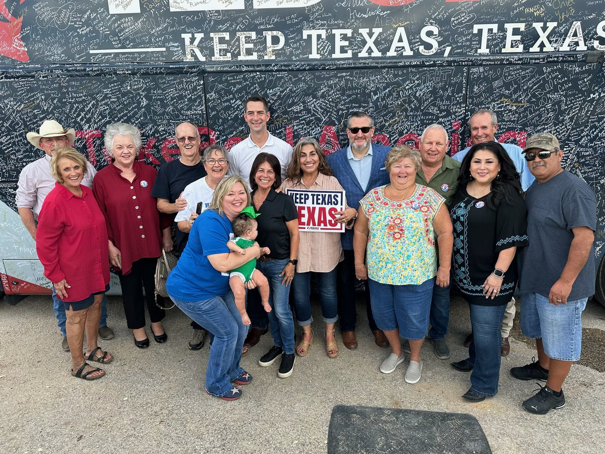 TomCottonAR's tweet photo. Great to campaign with @tedcruz to keep Texas red and free.

Ted has led the fight to secure the border and stop the Biden-Harris inflation.

He’s running against a liberal who voted with Biden 100% of the time.

Chip in to help Ted win: https://t.co/mcFRQmejZB https://t.co/dhQjhoRDsu