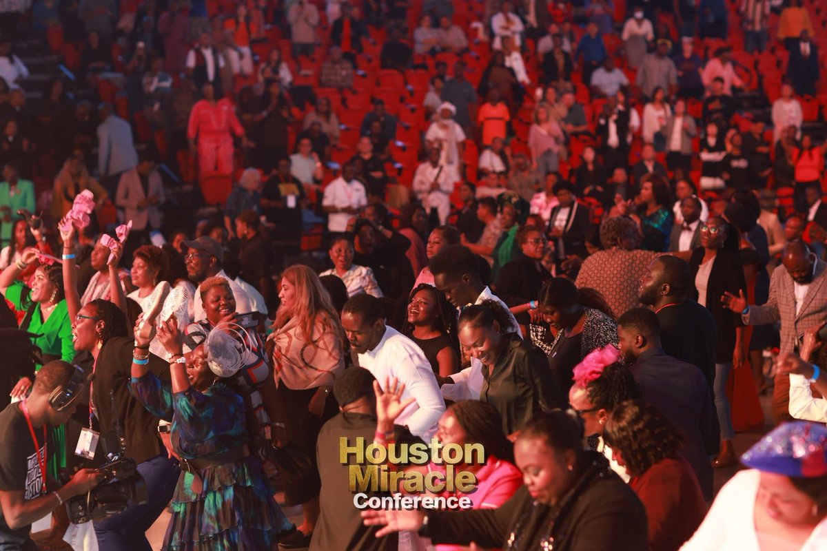ofmhoustontexas's tweet photo. HOUSTON MIRACLE CONFERENCE (Day 3 Morning) with Apostle Johnson Suleman & Benny Hinn
Special Choir Ministration
Click The Link To Join
https://t.co/pxcg4yDVit
#ApostleJohnsonSuleman
#PastorBennyHinn
#houstonmiraclecrusade
#MiracleService
#OFMHouston
#houstontx https://t.co/1VU47G2ghn