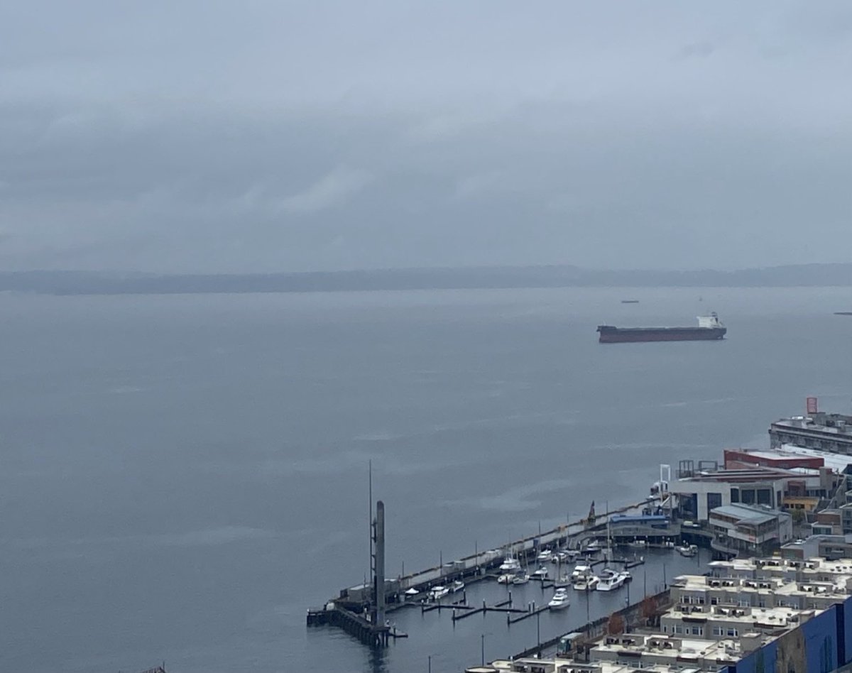 KSeattleWeather's tweet photo. Ships and storms. Must be fall in Seattle. https://t.co/jVtujNuuYm