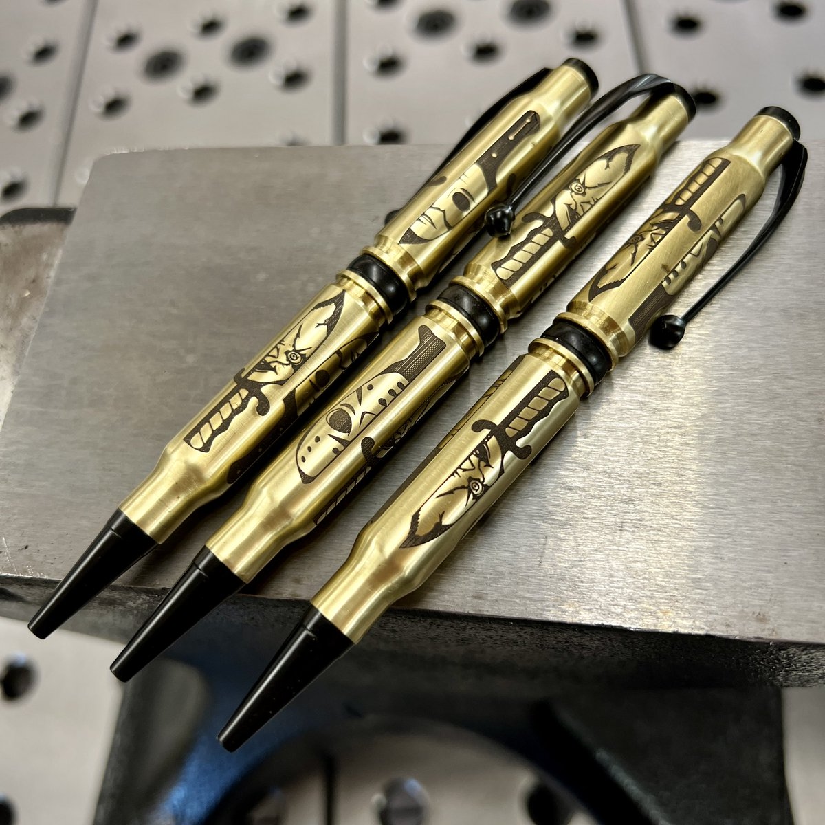 HCCraftsman's tweet photo. Made some limited edition Halloween pens!  Live on the website!

https://t.co/4H2U1r70bC https://t.co/0wd6CM3t6e