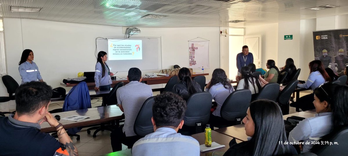 MinEnergiaCo's tweet photo. Las mujeres mineras hacen parte de la #EnergíaDelCambio ⚡.

En Sogamoso, Boyacá 33 mujeres participaron de los Talleres de Gestión de Cambio Comportamental en Seguridad Minera 'Por una #MineríaParaLaVida yo actúo seguro Junto a ellas', donde pudieron:

✅ Identificar riesgos
✅ Aprender buenas prácticas en minería.
✅ Reconocer el uso adecuado de los implementos de seguridad.