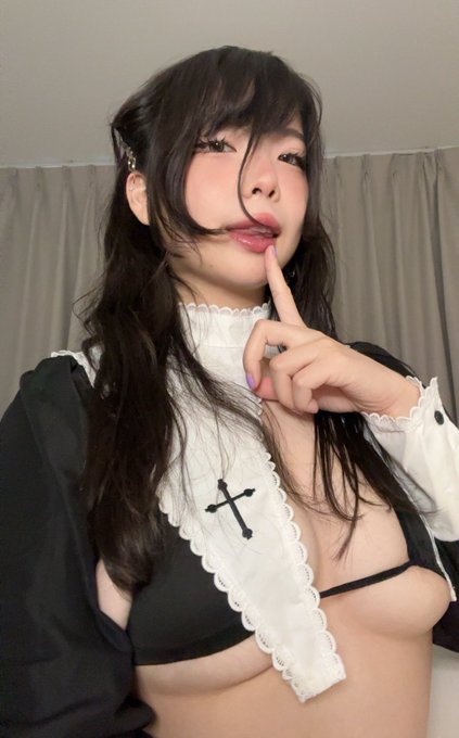 Say hi if you want a special halloween surprise in your inbox https://t.co/fXy4hxKko8