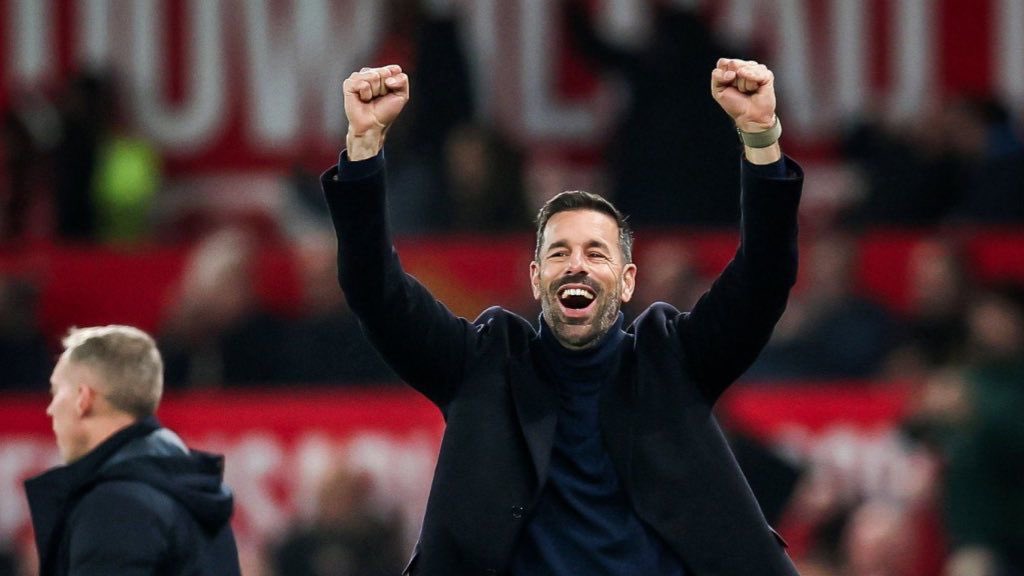 Nice to see Ruud jumping around for a change 😉. Think I’ll send him my book to congratulate him. It’s released tomorrow, if you’d also like one you can get it here: linktr.ee/martinkeownbook