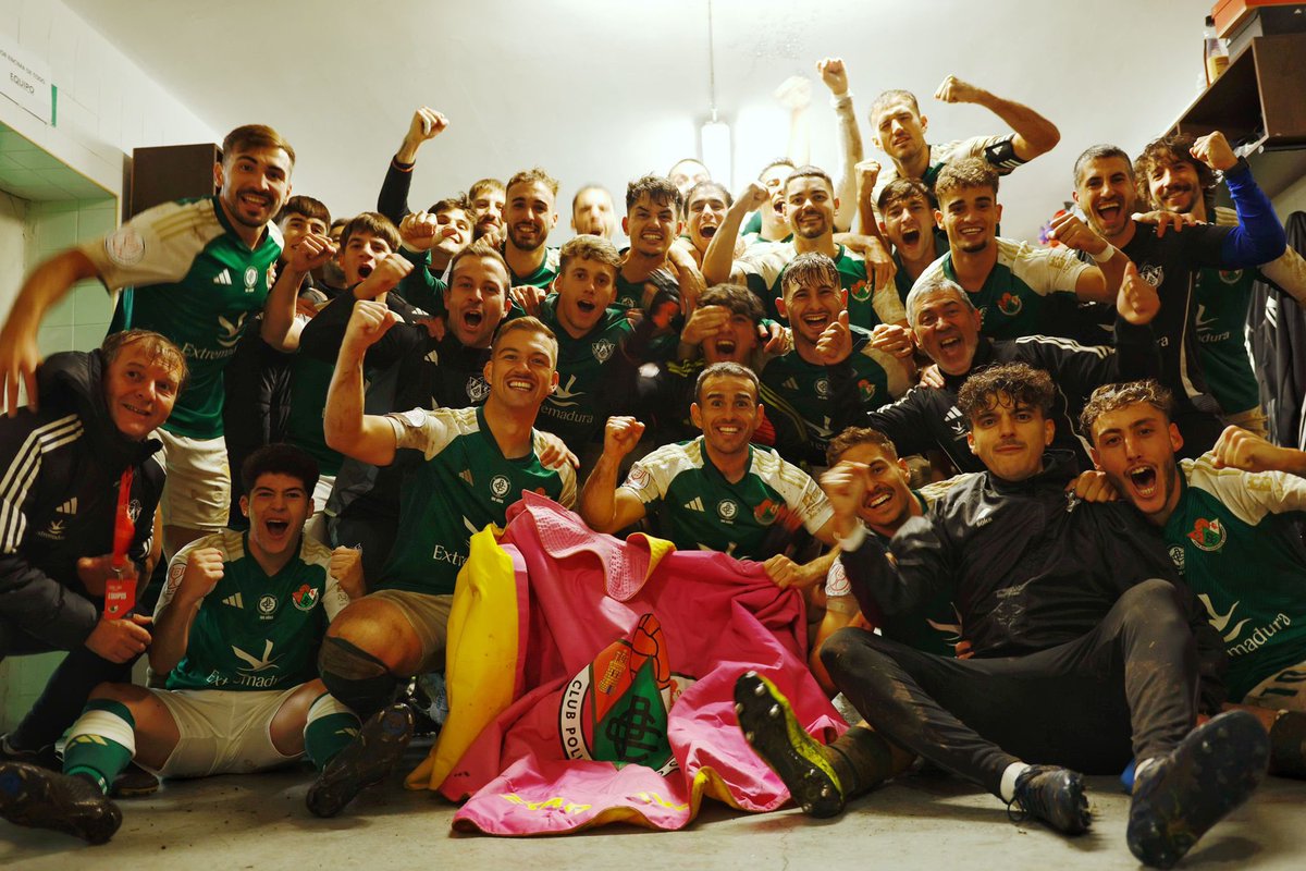 📸 ¡¡¡Una nueva FOTOOO COPERAAA!!! 🏆💚

#LaOrdenDelDecano
#CopaDelRey #LaCopaMola