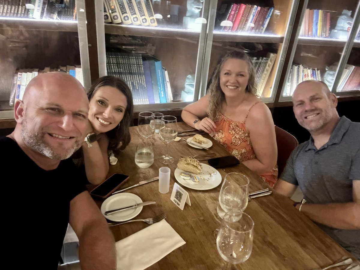 NRStone1008's tweet photo. LOVE this group 🙌🏽🫶🏽 https://t.co/azGn8ZoHNC