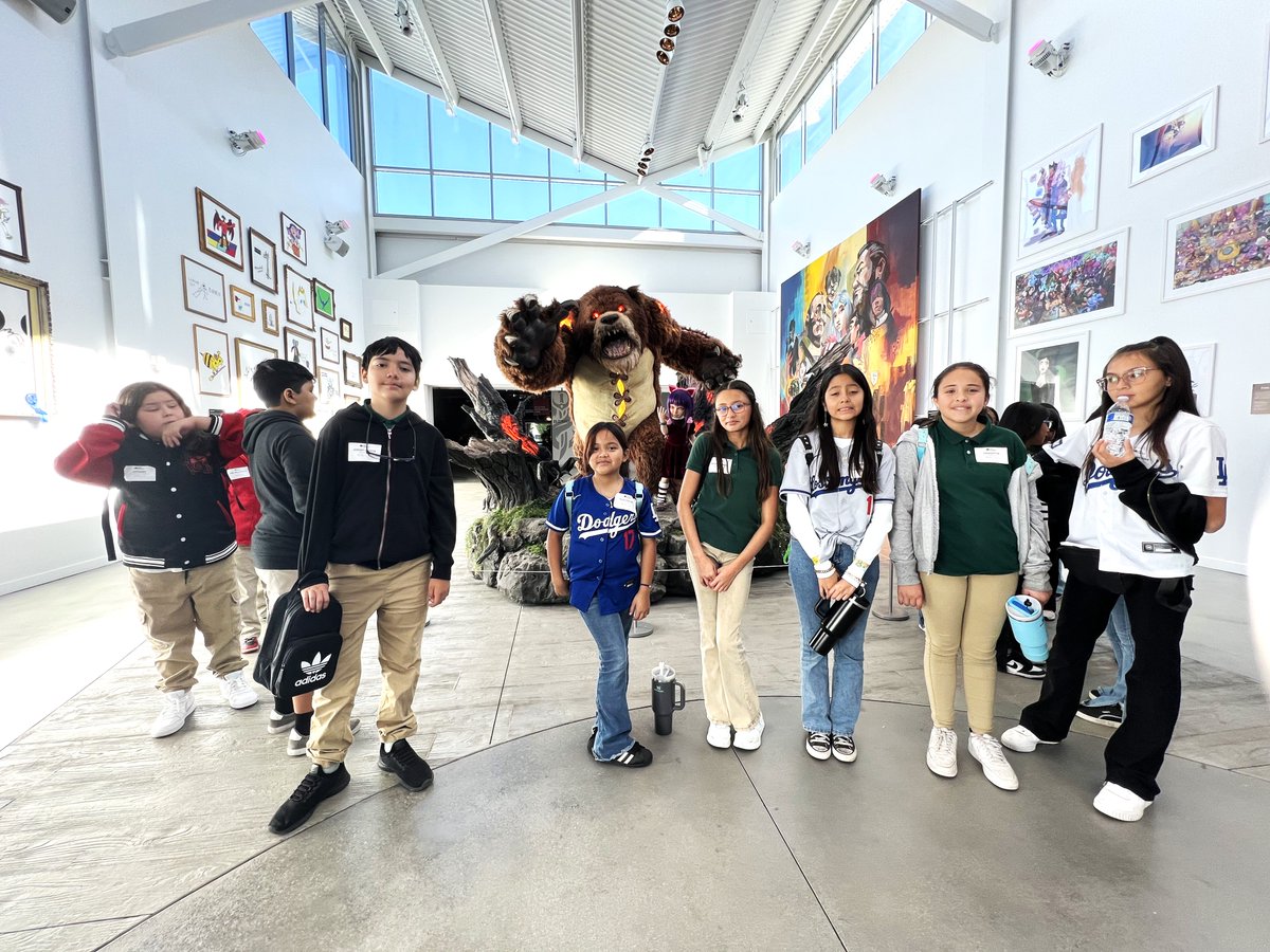 ComptonUnified's tweet photo. 🎮✨31 @ClintonLions 5th Graders had an amazing day at @riotgames, meeting employees &amp; getting insights into career paths for coders, engineers, producers, and artists in the gaming industry, thanks to @9dotscommunity.

#STEM #RiotGames #CareerExploration #ComptonUnified #Elevate https://t.co/ycdcpjCVyu