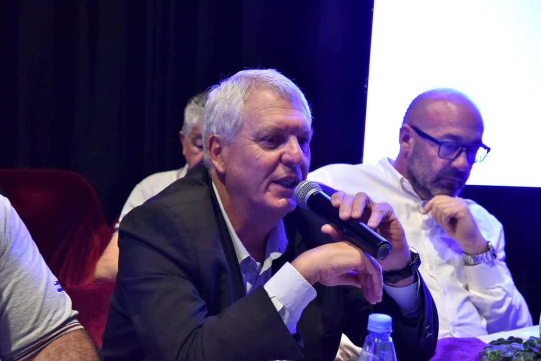 Sergio Podingo (@sergiopodingo) on Twitter photo Hablando del impacto de la economía en el sector de la salud. Gracias SiReLyF Hablando del impacto de la economía en el sector de la salud. Gracias SiReLyF
