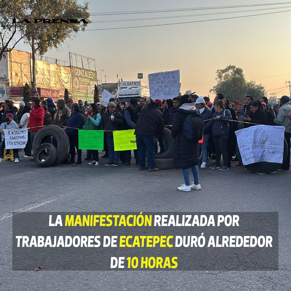 laprensaoem's tweet image. ⚠️Después de diez horas de protesta, los trabajadores de Ecatepec han levantado el cierre⚠️

✅Exigían salarios atrasados y prestaciones

📸David Deolarte

#Ecatepec #ProtestaLaboral