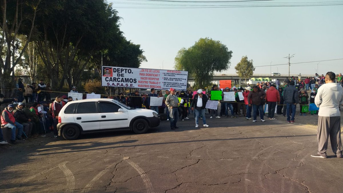 laprensaoem's tweet image. ⚠️Después de diez horas de protesta, los trabajadores de Ecatepec han levantado el cierre⚠️

✅Exigían salarios atrasados y prestaciones

📸David Deolarte

#Ecatepec #ProtestaLaboral