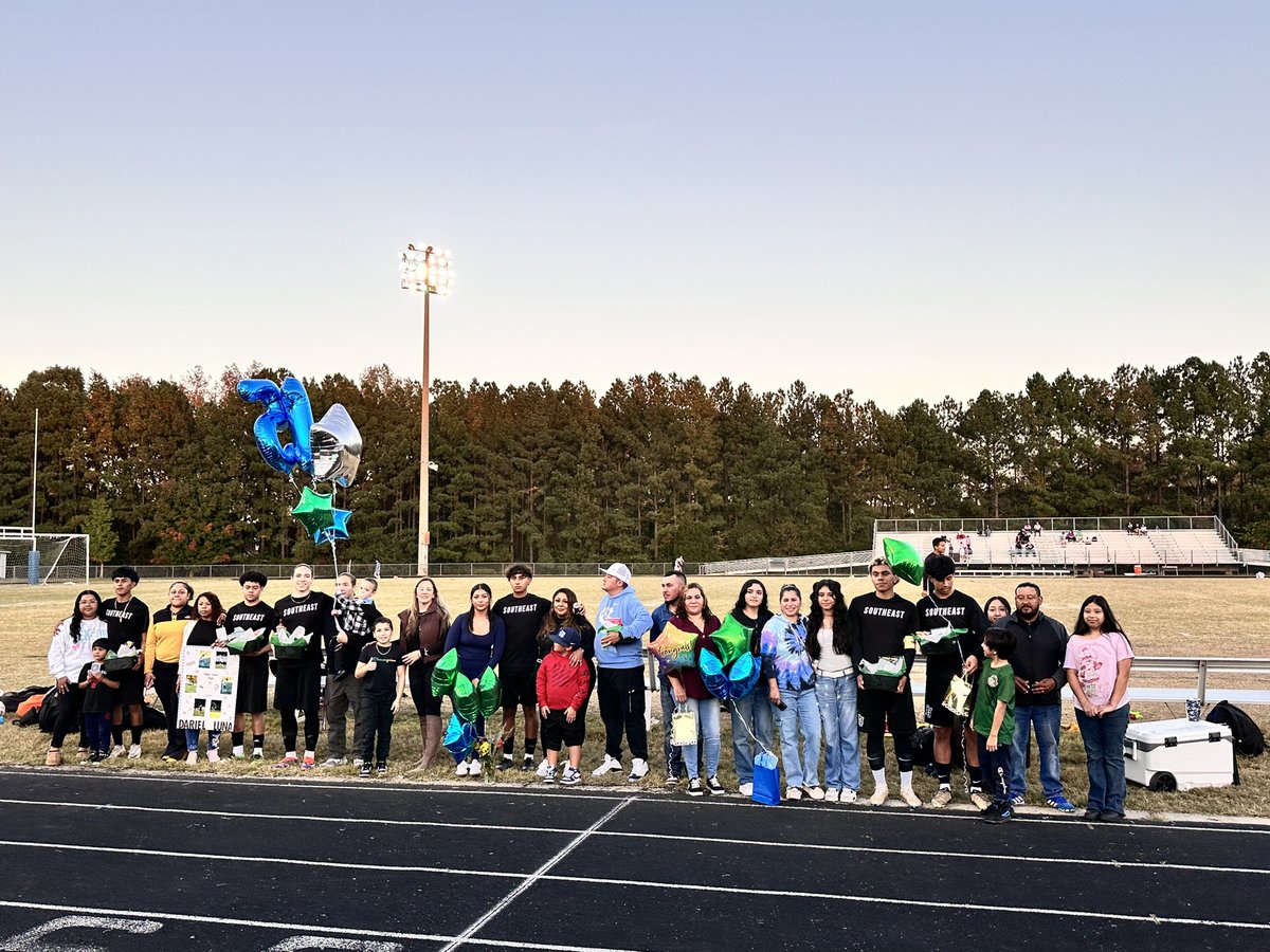 klindsaytweets's tweet photo. Southeast Raleigh High School Senior Night! What a beautiful night for some fútbol!! ⚽️ #srmhspride @itsup2me2lead https://t.co/tOrPjlAvcV
