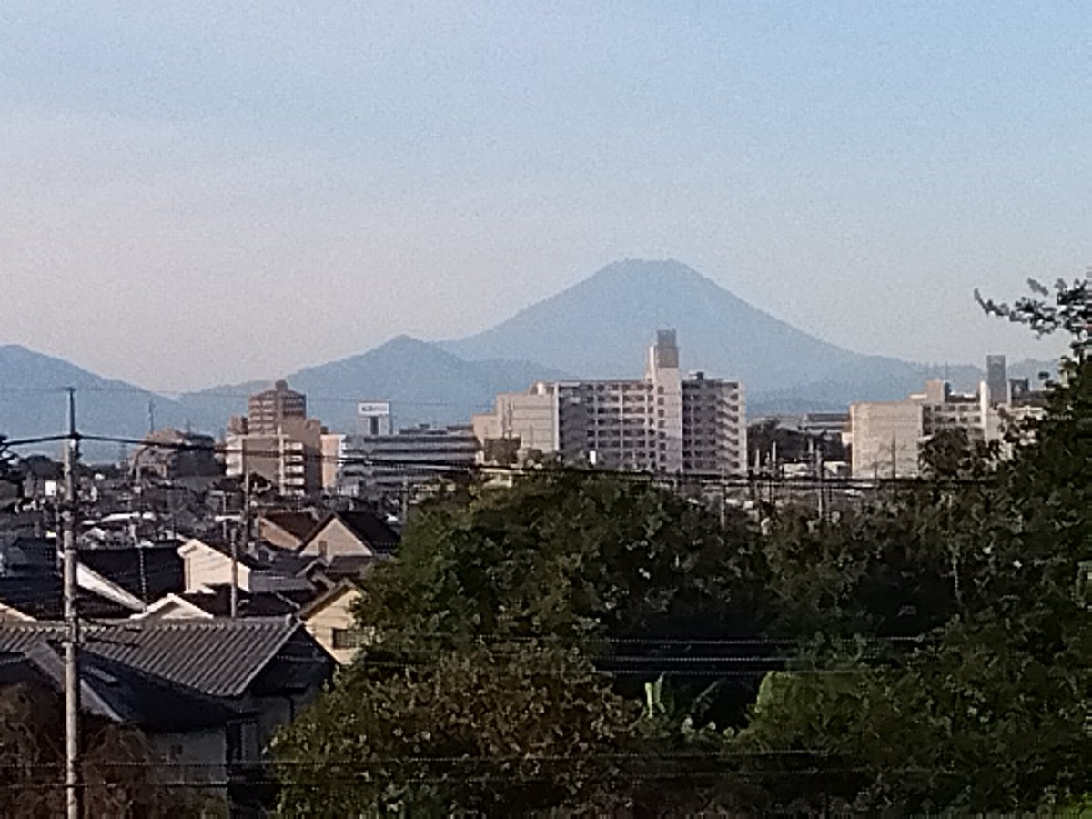 90765N's tweet photo. @drunk2007 お久しぶりです
雪なし富士山です https://t.co/43UgVzhEVR