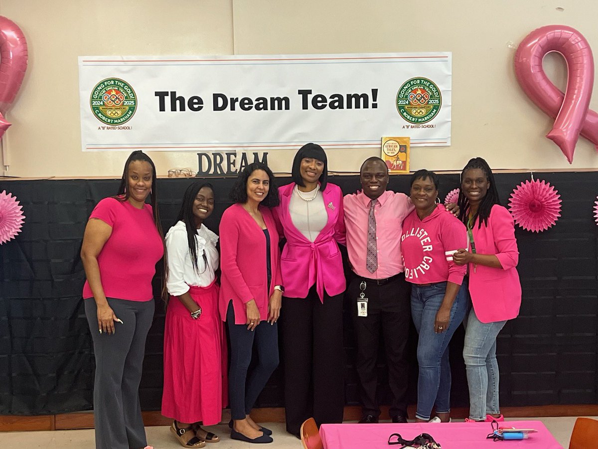 mhe1671's tweet photo. C.Robert Markham Elementary Cancer Awareness Staff Luncheon was a complete success. We are in this fight together. We Are Family!!!! #MarkhamSurvivors #MockingbirdPride #GoingForTheGold #DreamTeam @RonnieF1988 https://t.co/8DoL9k4Lfi