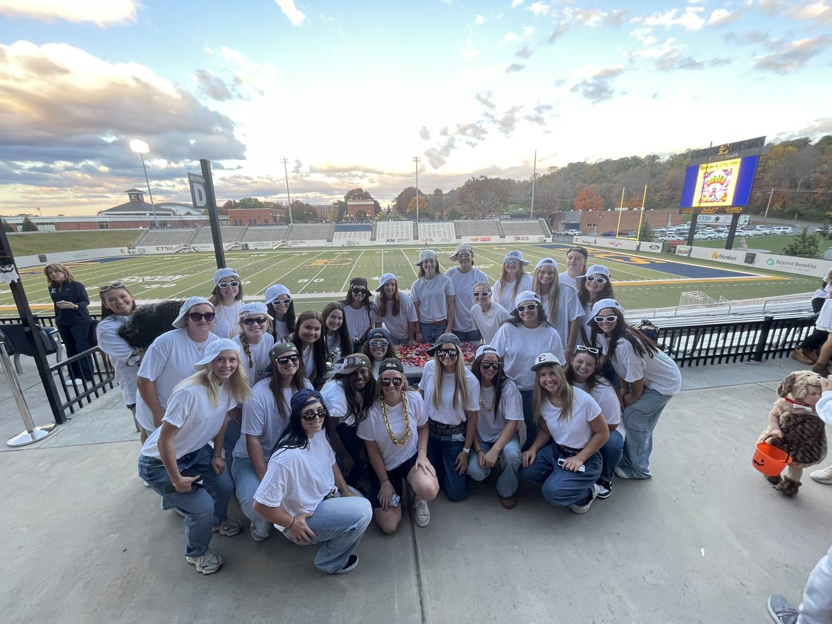 ETSU Softball had a blast at the annual <a href="/ETSUAthletics/">ETSU Athletics</a> Boo Bash! 🥳 🎤