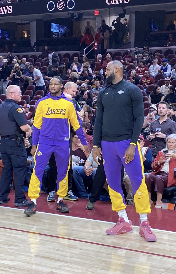 Kenny "The Roadman" Roda🎙🎧📻🏈⚾️🏀🏒⚽️ tweet media