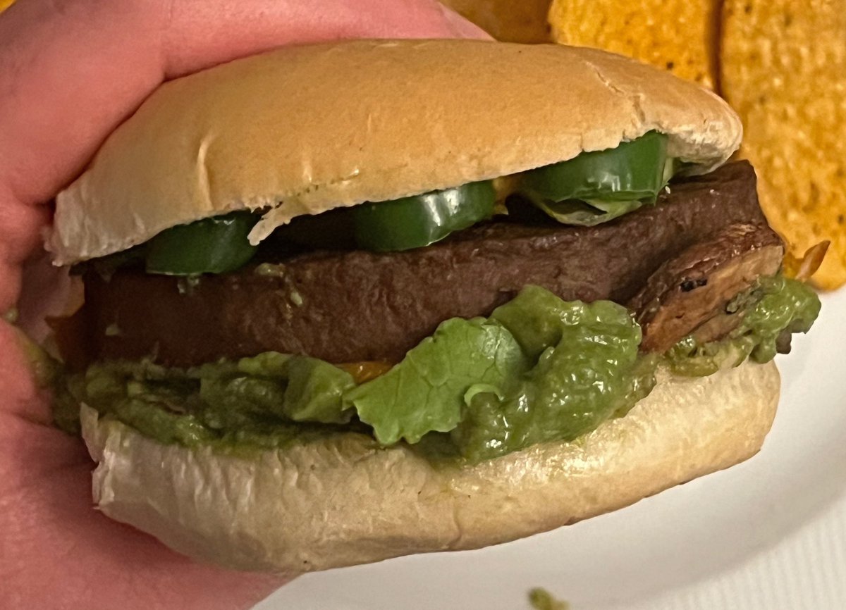 Robotvirgin's tweet photo. Impossible Avocado Cheeze Burger, with Chips!!
.
.
.
.
.
.
.
.
#avocado #avocadolover #vegancheeseburger #veganburger #vegan #veganfood #plantbased #veganism #veganmeat #veganfortheanimals #veganprotein #impossibleburger #pdxvegans #impossiblemeat #govegan #cheeze #vegancheese https://t.co/QlBeAH7qbO