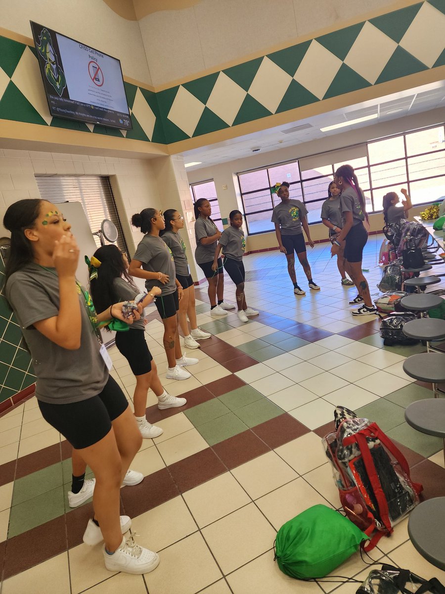 A little pep talk from our captain before the pep rally!! #EveryKnightEveryDay #Kahlaway #KMSwerunthishouse #KMSGSC <a href="/joshuadan/">Joshua Carroll</a> <a href="/Denishia_Nick/">Denishia Nickerson</a> <a href="/kahlams/">Kahla Middle School</a>