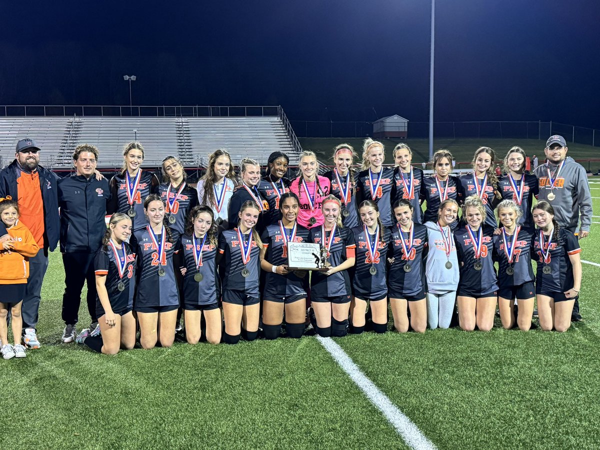 ETNreisenweber's tweet photo. D-10 champs! https://t.co/B7qRATgCDQ
