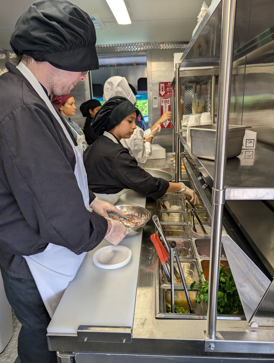 RIDeptEd's tweet image. #BehindTheScenes: Culinary students from @CoventryOakers @coventrycareer &amp;amp; @pvdschools @PCTAProvidence were recently at @NBC10 to whip up delicious food &amp;amp; showcase their RIDE #MenuForSuccess food truck! More on the initiative: tinyurl.com/msyzk8d3 @PVDFoodTruckEve