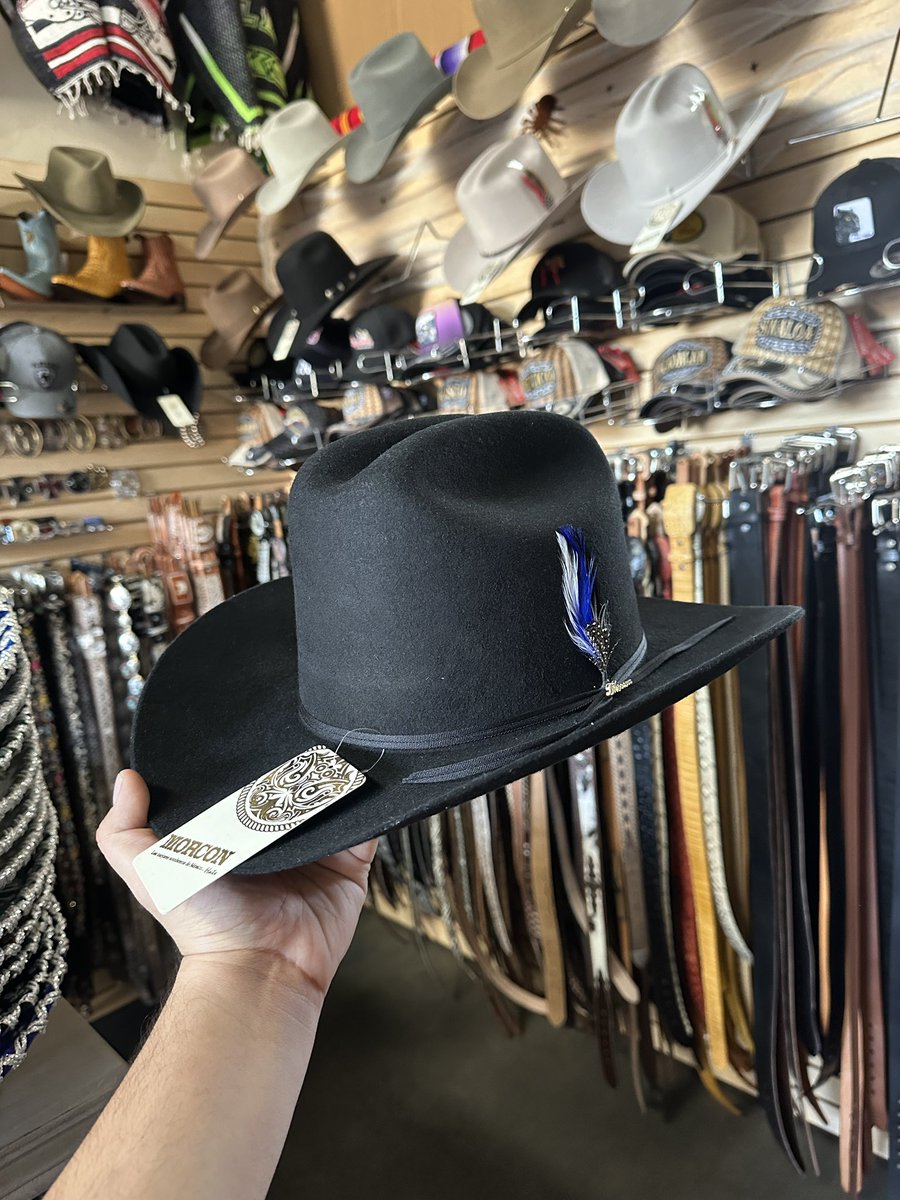 rodeodurango's tweet photo. No te quedes sin la tuya 🔵⚪️⚫️
🔍Busca: 20X Morcon Black Sinaloa Wool Felt Cowboy Hat
Pura lana fina, viene con su caja ORIGINAL de @sombrerosmorcon 👑
shop https://t.co/8URQbGjzXa or link in bio #sombrerosmorcon #morconhats #rodeodurango #handmade #texana #sombreros https://t.co/UZjhQkLfU7