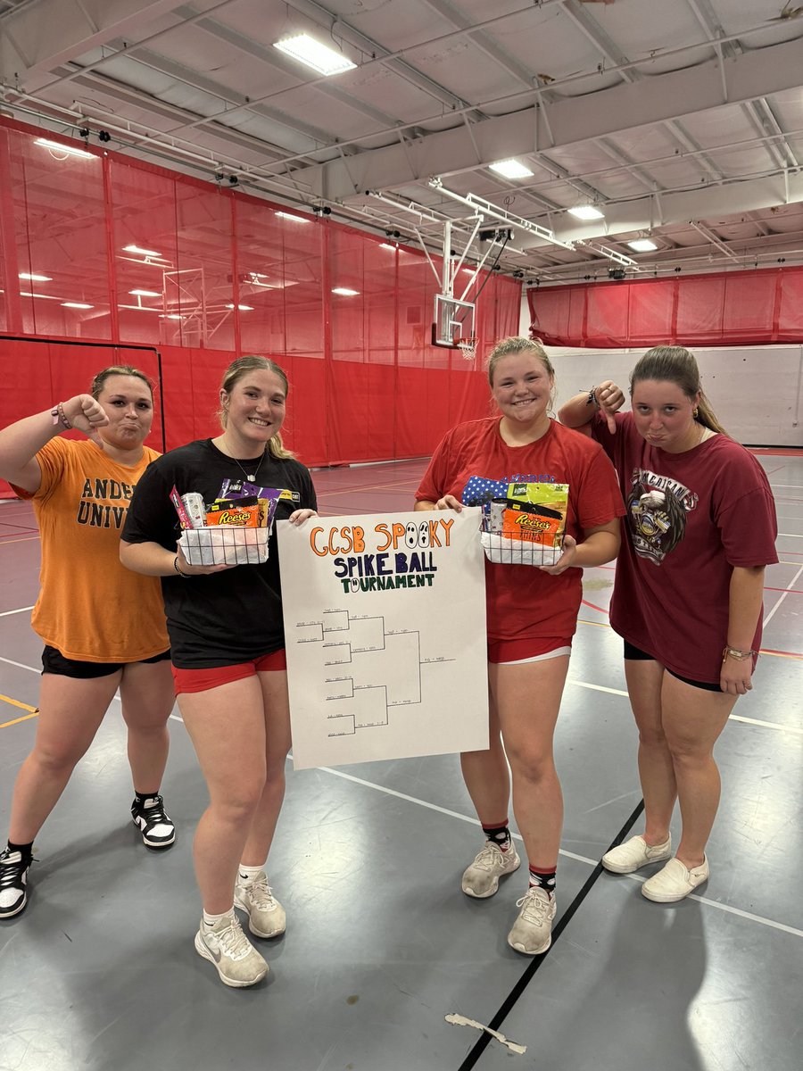 GC__Softball's tweet image. Halloween spikeball and spooky baskets!🎃👻

#Lancerup⚔️