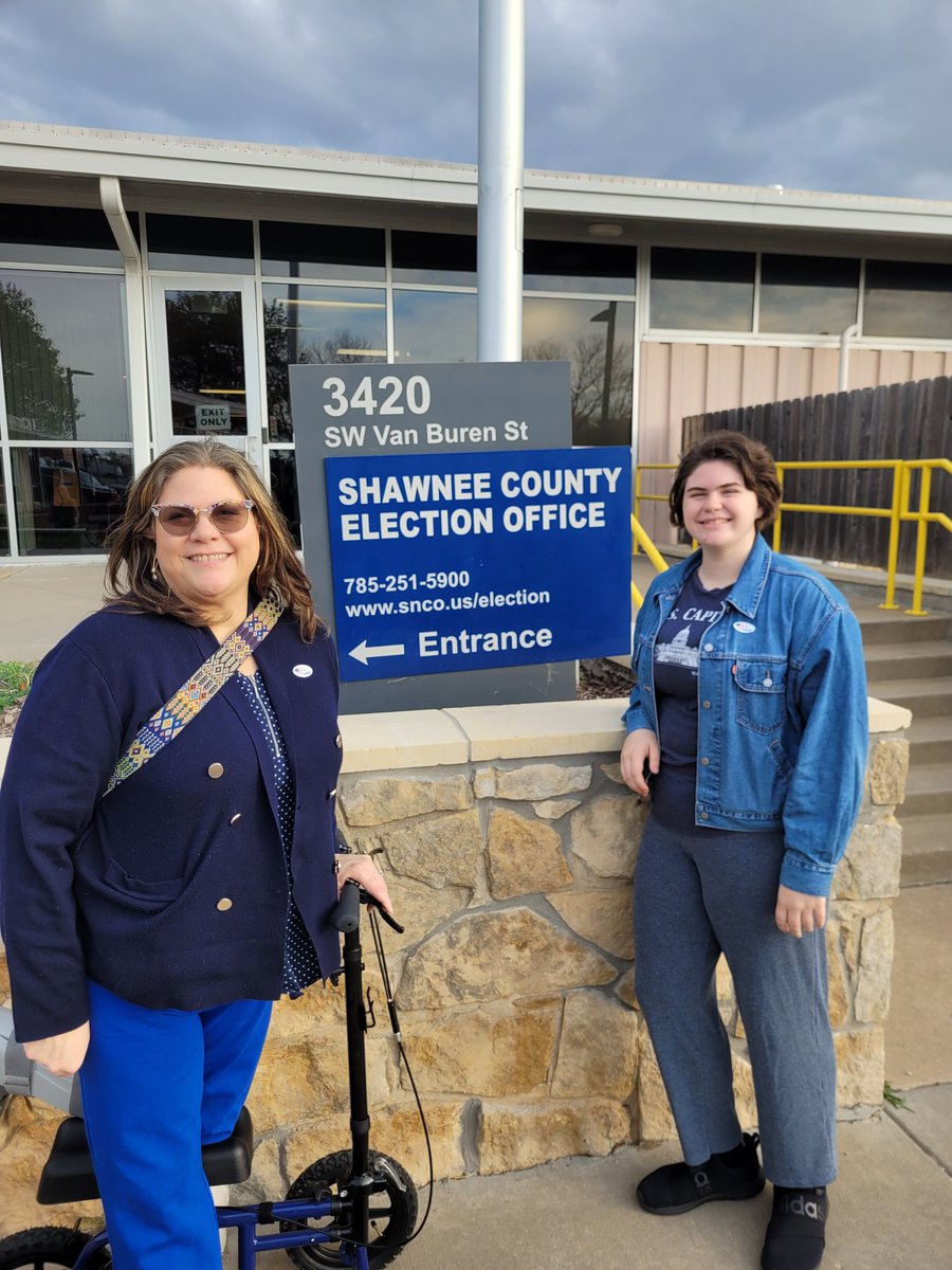 AlanBearman1's tweet photo. @BearmanRebecca is now a participating citizen in the experiment that is the USA. Super proud of my first-tirme voter https://t.co/OemaGPhNPF