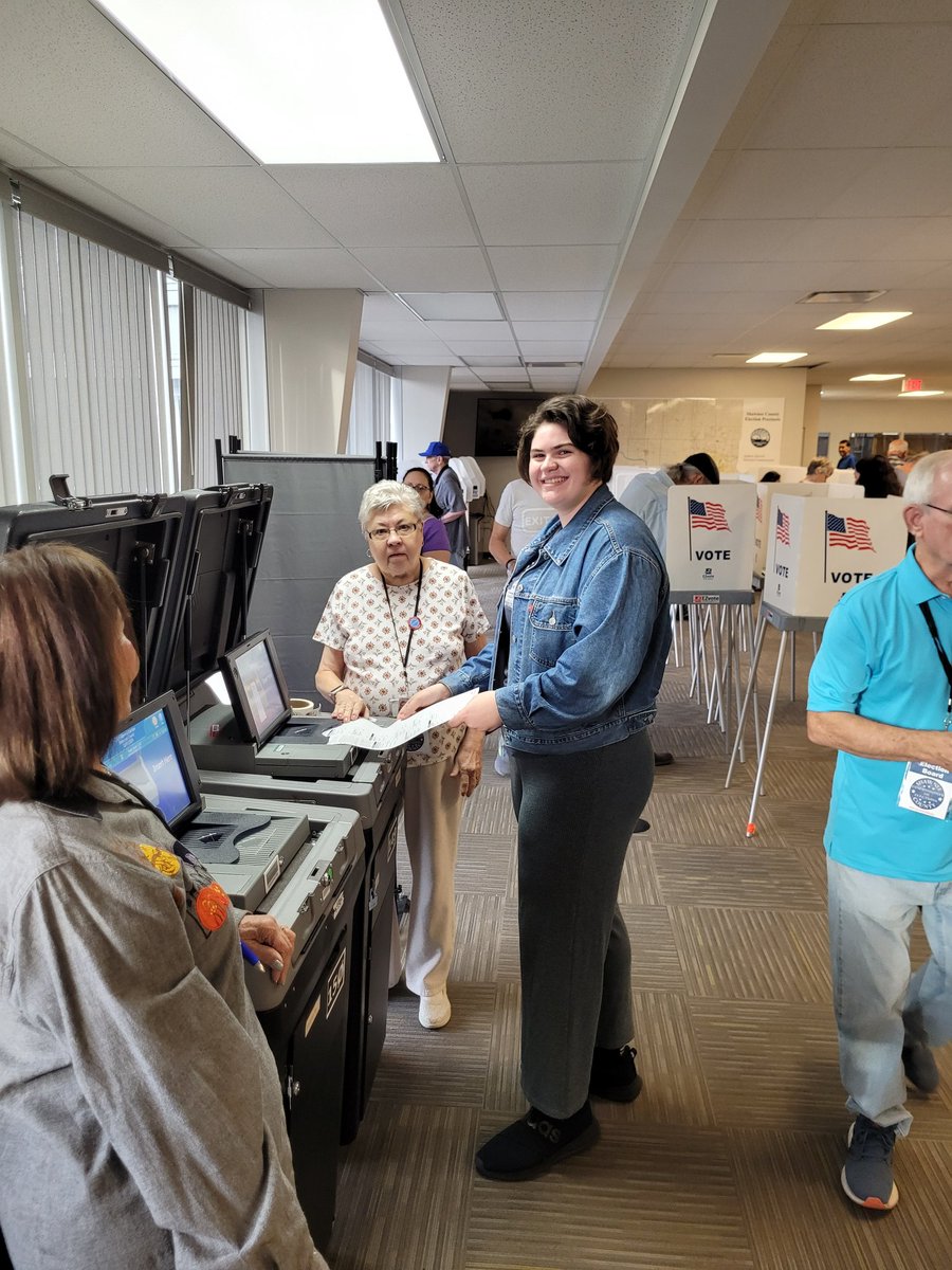 AlanBearman1's tweet photo. @BearmanRebecca is now a participating citizen in the experiment that is the USA. Super proud of my first-tirme voter https://t.co/OemaGPhNPF