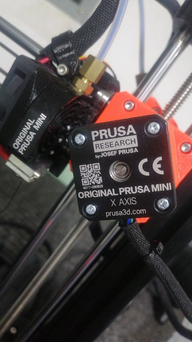 msmitchelgc's tweet photo. @Prusa3D Mini+ innovando en mi Colegio IPTVeraguas. Santiago de Veraguas, Panamá.
Imprimimos sumos y otros  para práctica de torneo. https://t.co/PfD2MdcDvO