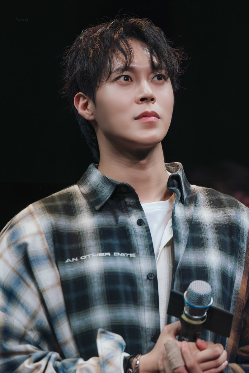 𝙋𝙤𝙚𝙩𝙧𝙮 tweet media