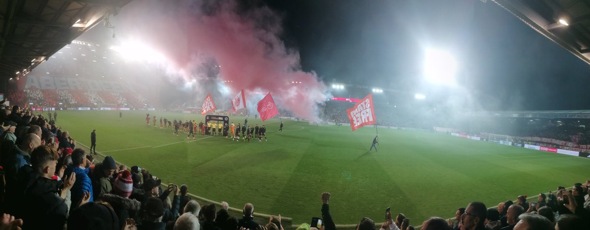 ColGDons's tweet image. A noisy Pittodrie and yet another win for Aberdeen! 

15 wins from 16.

Unbeaten in 26 games over 90mins back to March?