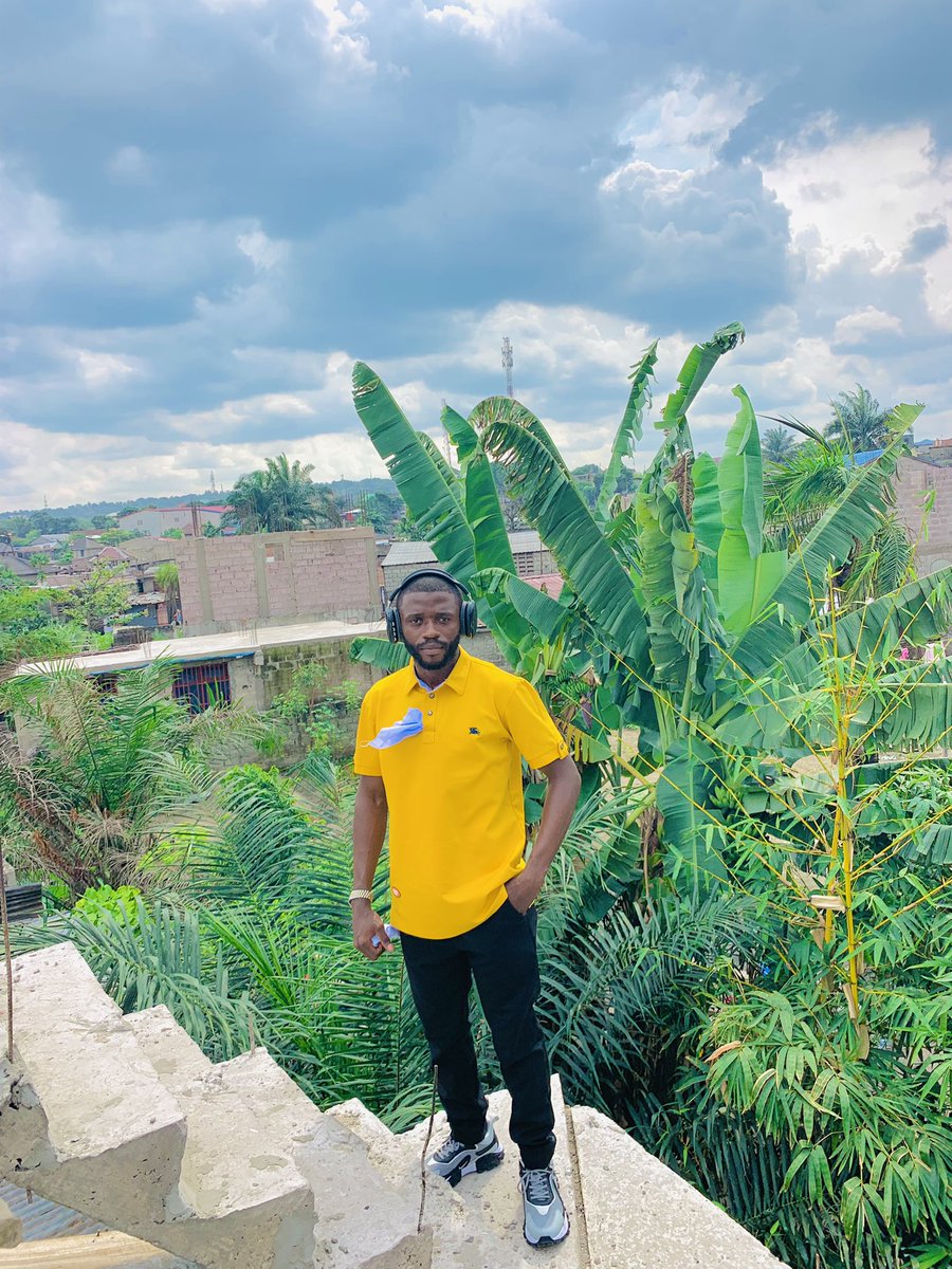 RoslinMuke12325's tweet photo. + un an dans ma vie 🙌🎊✅💯📌 https://t.co/UQp7ctEfML