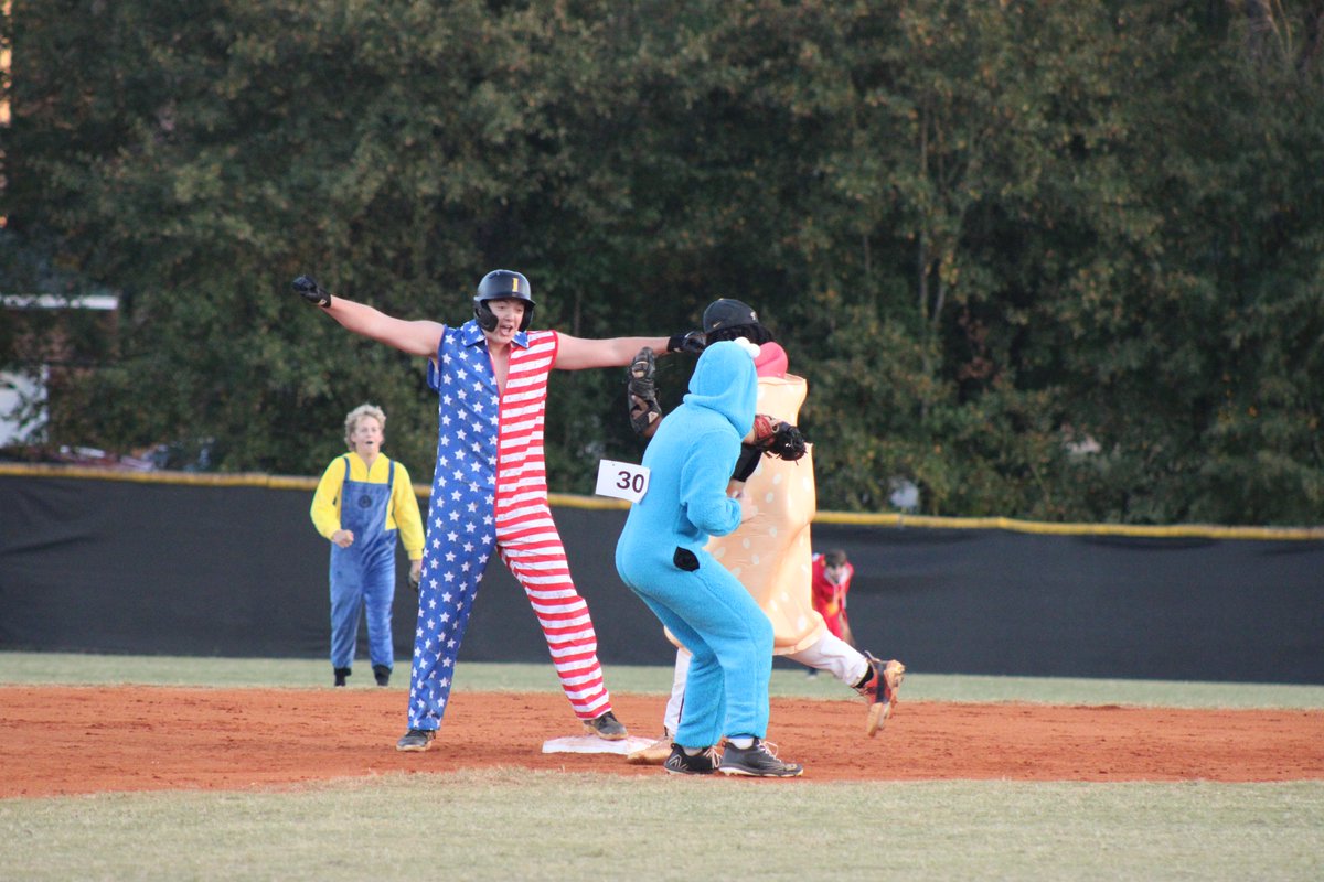 junebugnewyork's tweet photo. Photos from the Halloween scrimmage at @Baseballirmo @IrmoHigh @LexRich5Schools https://t.co/GjxG6BU5hS
