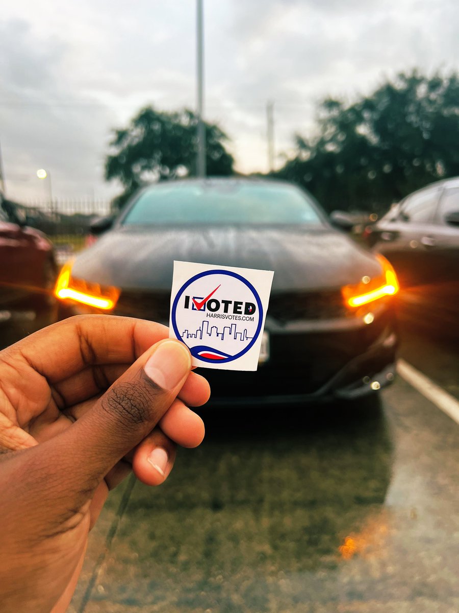 brycehtx's tweet photo. EARNED MY STICKER @HarrisVotes https://t.co/uo6R6Mn5la
