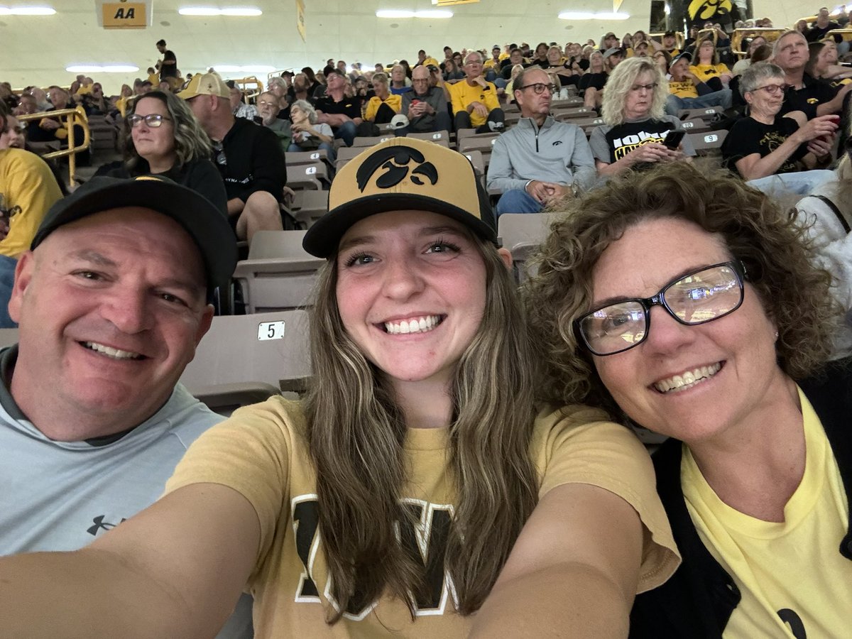 #fightforiowa 

parents came to visit!!! Go hawks!!