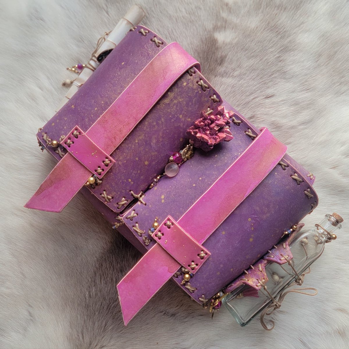 archerinventive's tweet photo. This one goes out to all you Barbie lovers getting ready to flood the streets with pastel pink this Halloween. :)
You can get your own adventure pouch in any custom color via the shop here. :) 
https://t.co/6CoB8WHEoM
Have a splendid evening all. 🩷 https://t.co/oRbySW3fR0