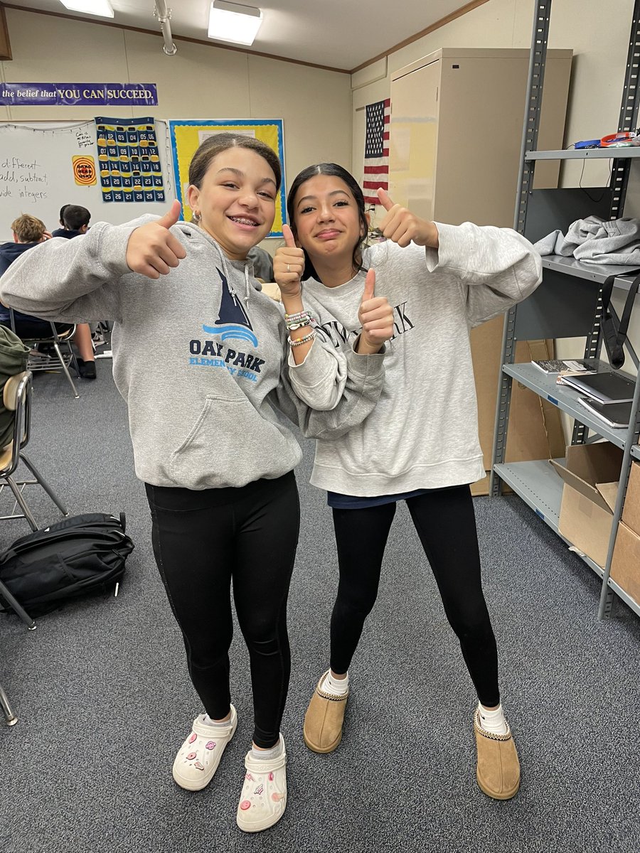 edbrun's tweet photo. Sharks at the Field! @Mr_Jon_Winkle #chargerchampion #pennfieldpride https://t.co/0HEEqFQ6IC