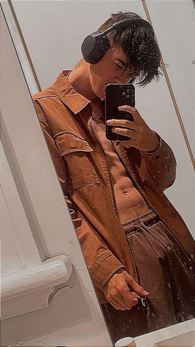 SladeTwink's tweet photo. I’m only 19 and I’ve never had a boyfriend 😭 https://t.co/cEe51KgED2