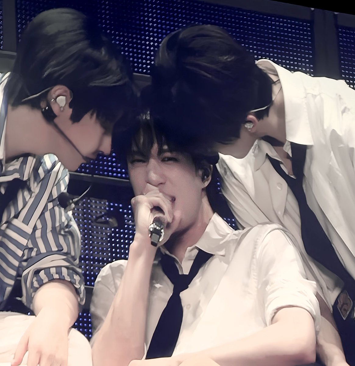 gmybp23's tweet photo. เฮียปะปี๊ใจเย็นๆน้า ลูกแมวตุวสั่นปายหมดแยะ (˃̣̣̥ᯅ˂̣̣̥) https://t.co/VKDgddWd38